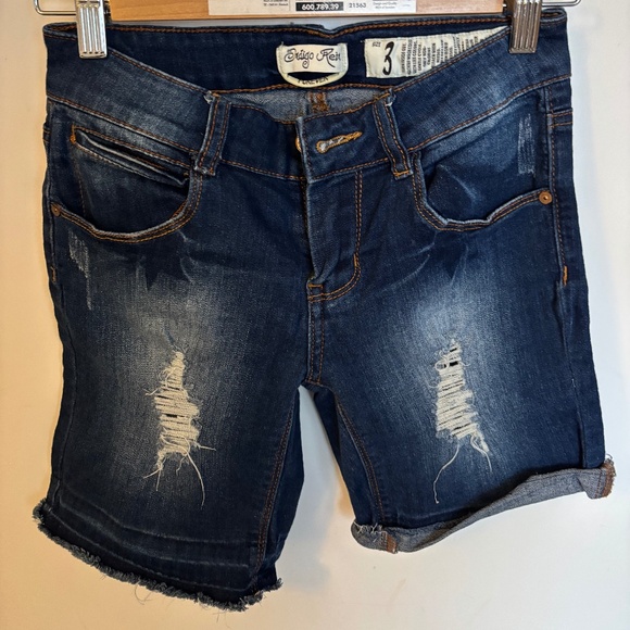 Jeans shorts whit holes - Picture 1 of 3